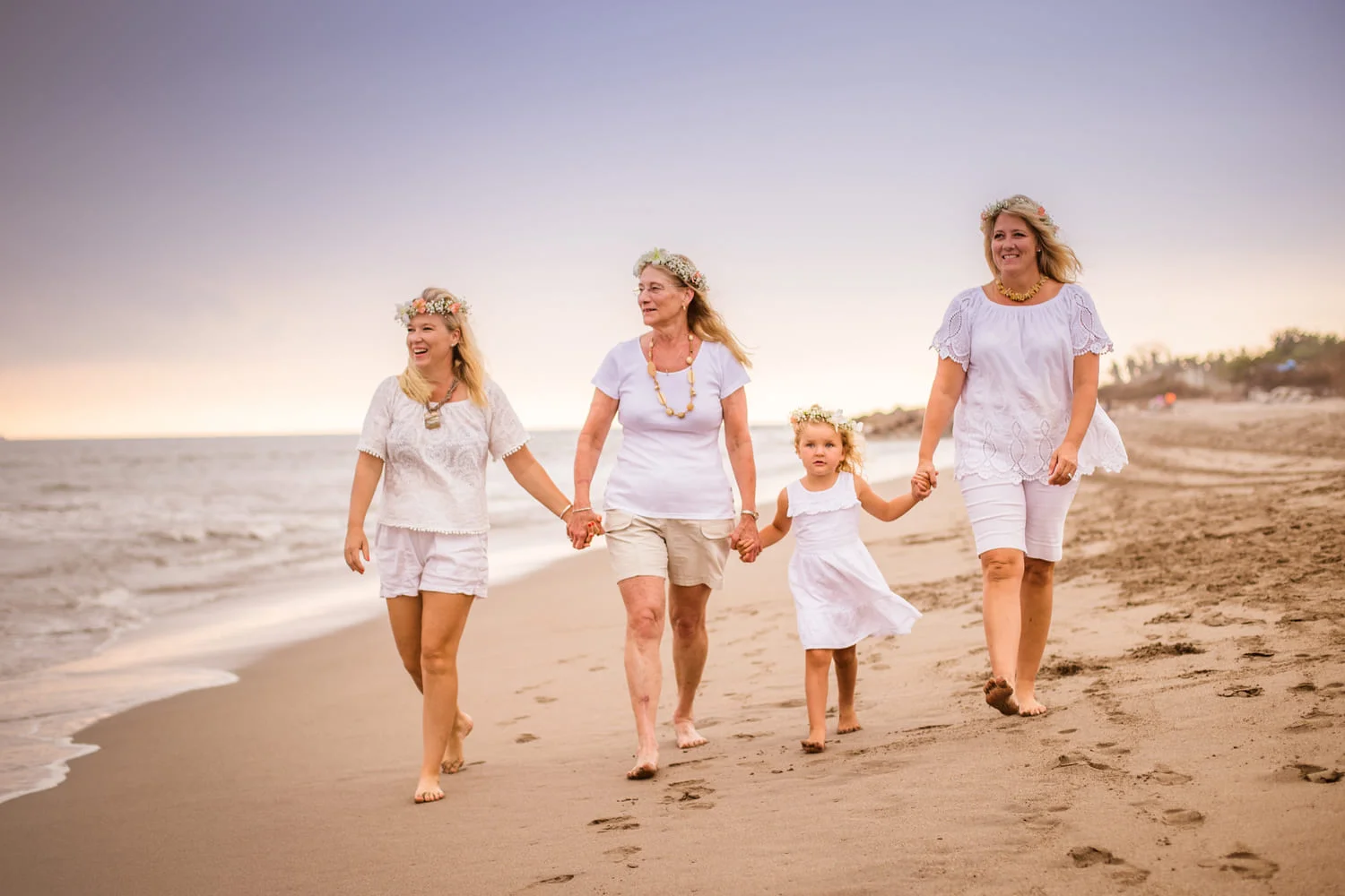 Family photo shoot in Puerto Vallarta — family beach photos